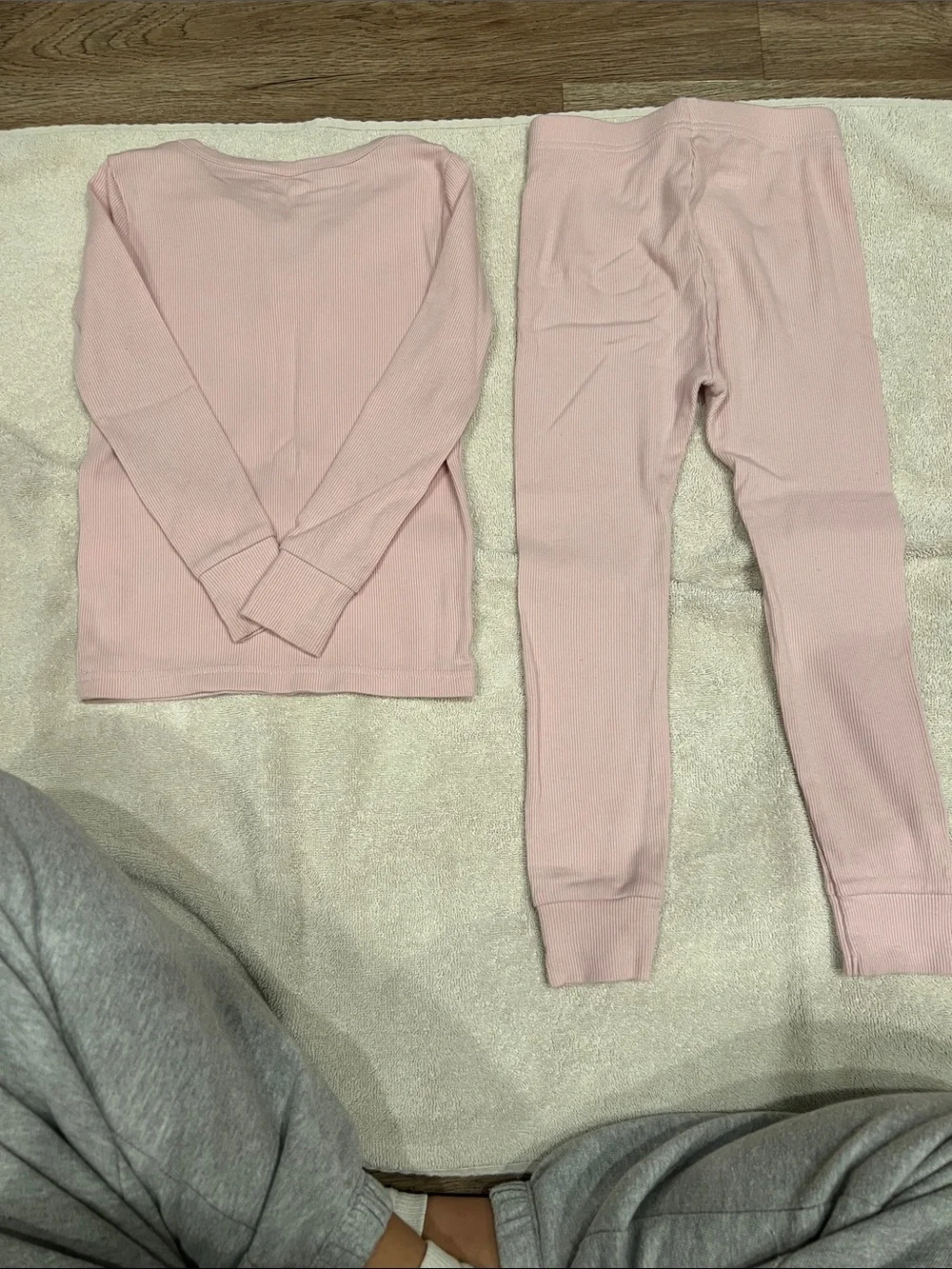 Old Navy Girls Light Pink Ribbed Pajama Set